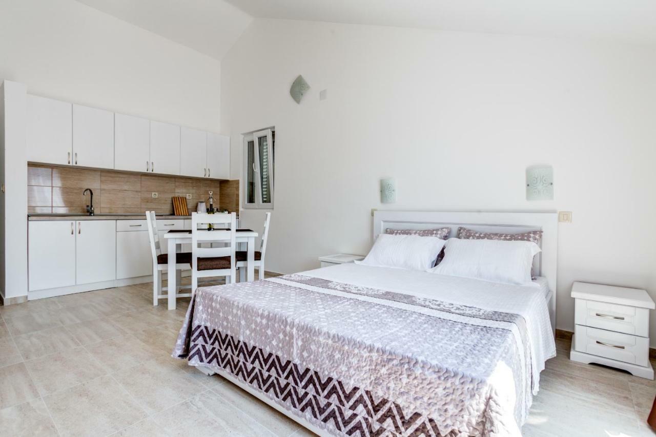 Villa San Apartments Tivat Exterior photo
